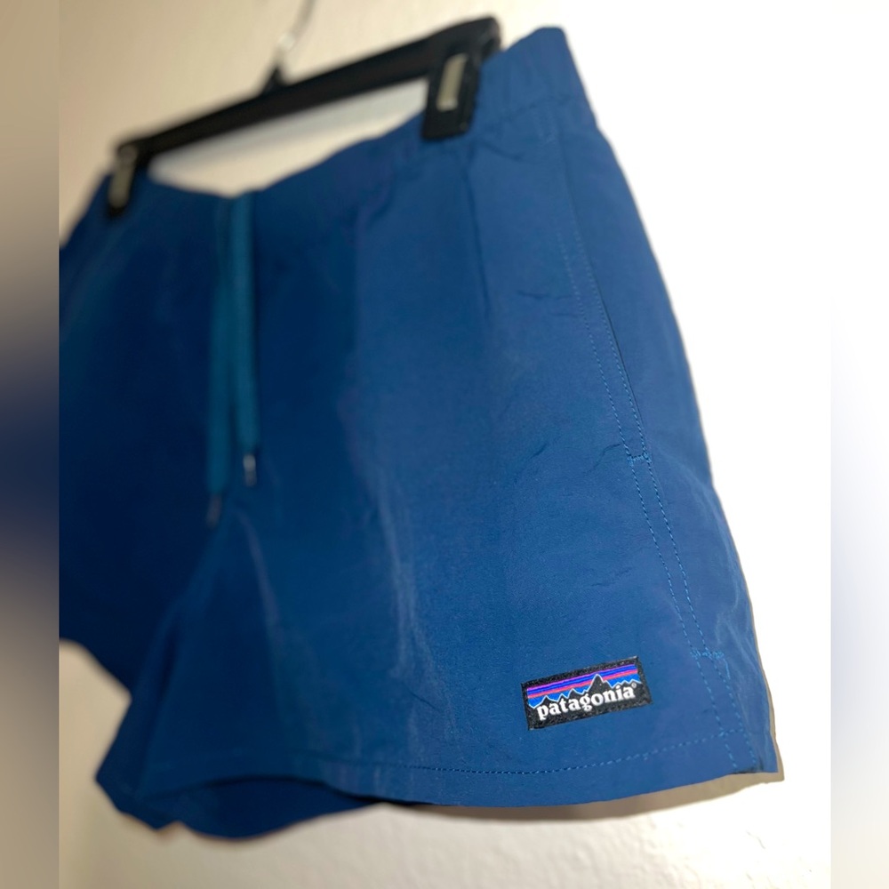 Women’s NAVY Patagonia Shorts Size M